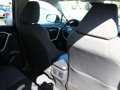Certified 2022 Toyota RAV4 XLE FWD image 27