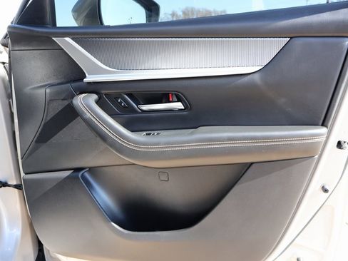 Used 2024 MAZDA CX-90 Plug-In Hybrid w/ Preferred image 9