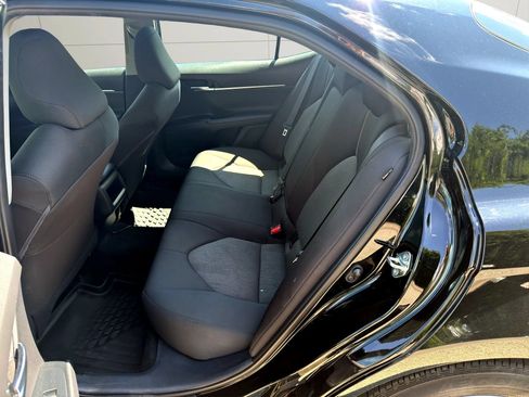 Used 2020 Toyota Camry LE w/ Convenience Package FWD image 14