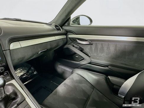 Used 2020 Porsche 718 Cayman GT4 image 17