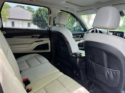 Used 2020 Kia Telluride EX FWD image 19
