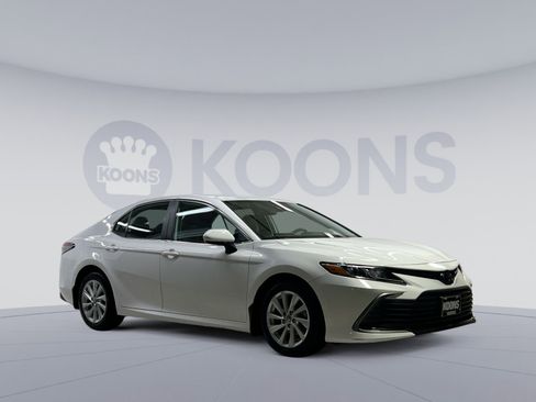 Used 2023 Toyota Camry LE image 13