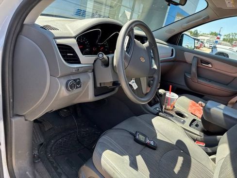 Used 2017 Chevrolet Traverse LS FWD image 8