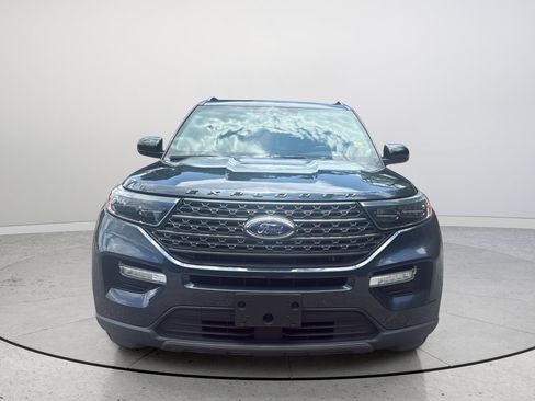 Used 2023 Ford Explorer XLT w/ Equipment Group 202A RWD image 4