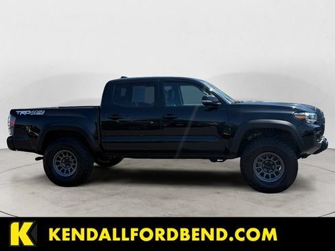Used 2021 Toyota Tacoma TRD Off-Road w/ TRD Premium Off Road Package AWD/4WD image 4