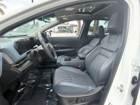 Certified 2024 Nissan Ariya AWD image 9