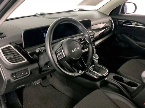 Certified 2025 Kia Seltos S image 14