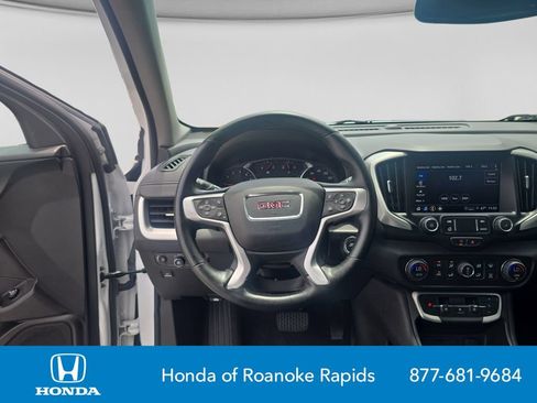 Used 2024 GMC Terrain SLT FWD image 13