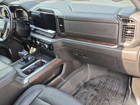 Used 2023 GMC Sierra 1500 SLT w/ SLT Convenience Package AWD/4WD image 22