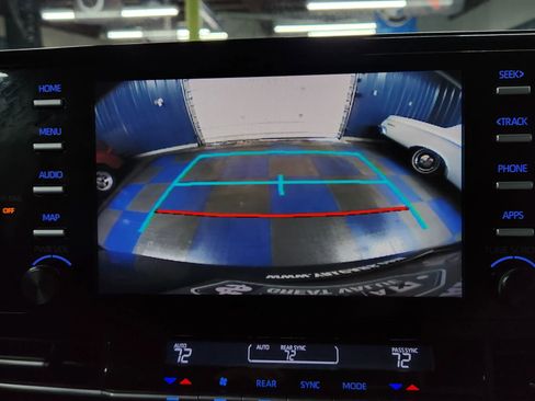 Used 2022 Toyota Sienna LE image 32