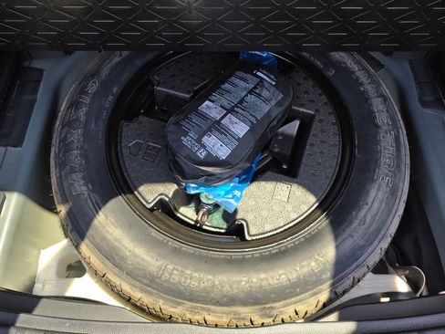Used 2021 Toyota RAV4 XLE Premium FWD image 40