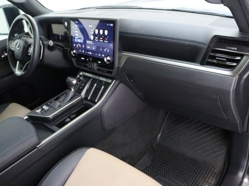 Used 2024 Lexus GX 550 image 39