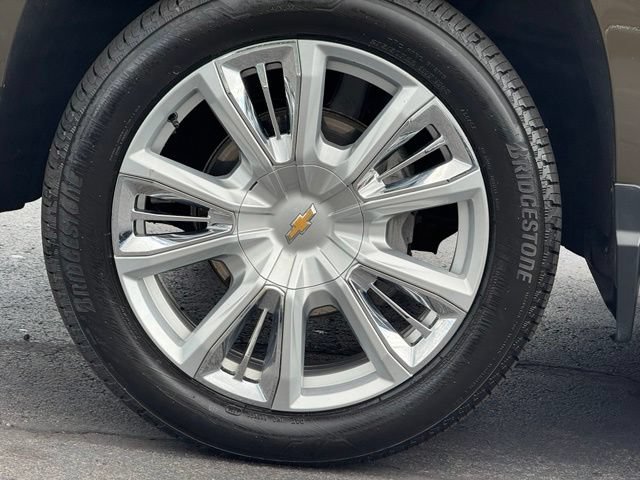 Used 2023 Chevrolet Silverado 1500 High Country w/ High Country Premium Package AWD/4WD image 13