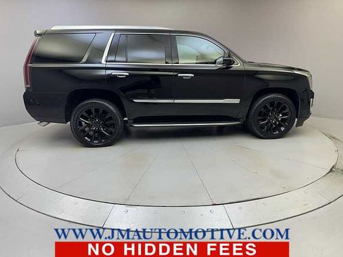 Used 2017 Cadillac Escalade Luxury AWD/4WD image 6