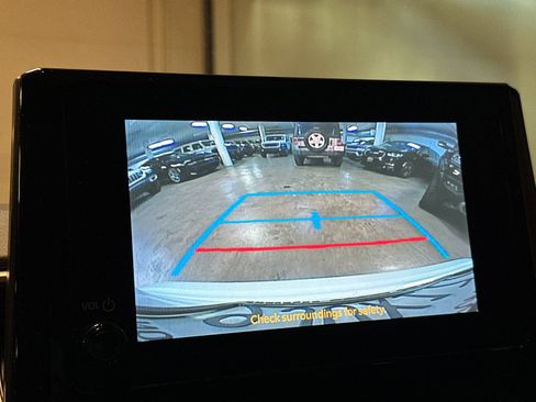 Used 2024 Toyota Corolla SE w/ SE Package image 18