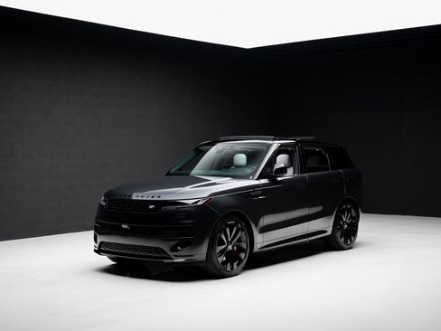 Used 2025 Land Rover Range Rover Sport Dynamic SE image 4