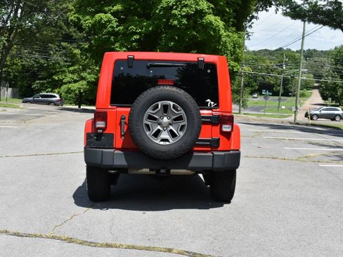Used 2014 Jeep Wrangler Unlimited Rubicon w/ Connectivity Group AWD/4WD image 6