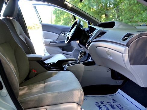 Used 2012 Honda Civic LX image 9