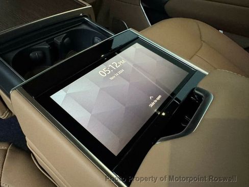 Used 2025 Land Rover Range Rover Long Wheelbase Autobiography image 17