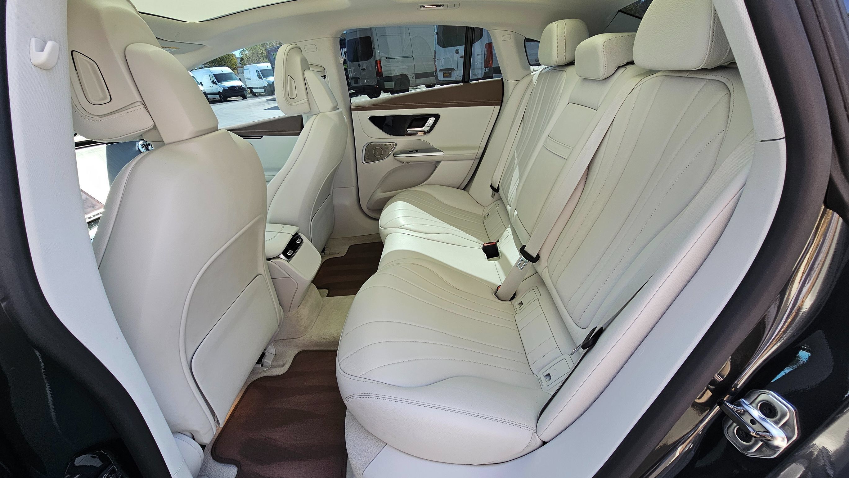 Used 2023 Mercedes-Benz EQE 500 4MATIC Sedan w/ Exclusive Trim Package image 20