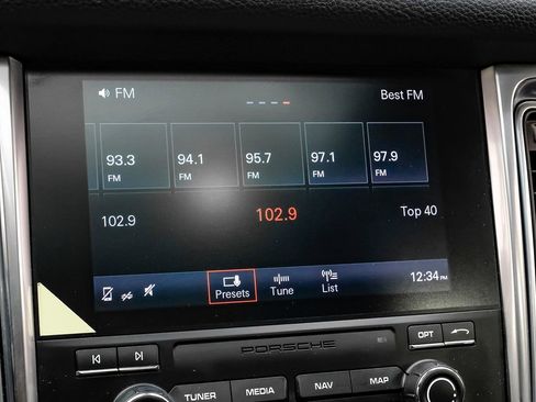 Used 2017 Porsche Macan S image 25