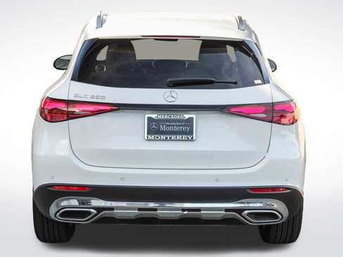 Used 2025 Mercedes-Benz GLC 300 image 7