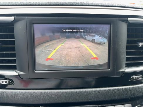 Used 2023 Chrysler Voyager LX image 27