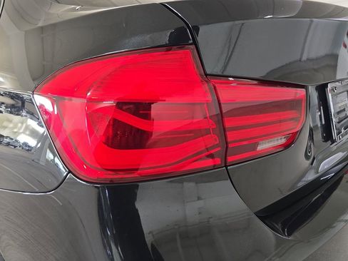 Used 2018 BMW 330i Sedan RWD image 31