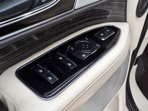 Used 2020 Lincoln Navigator L Black Label image 17