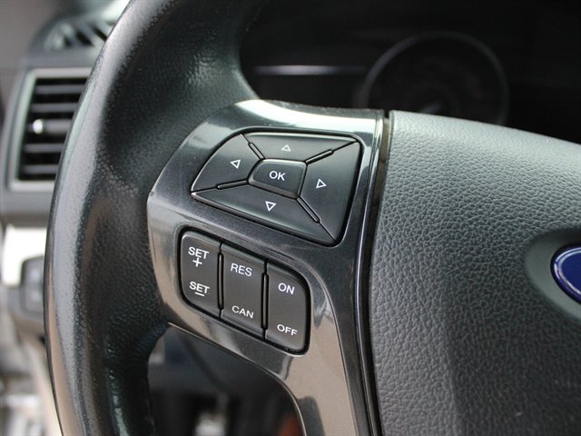 Used 2019 Ford Explorer XLT w/ Equipment Group 201A AWD/4WD image 16