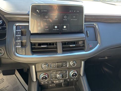 Used 2022 GMC Yukon SLT w/ SLT Luxury Package image 16