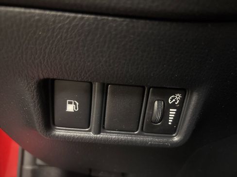 Used 2021 Toyota C-HR XLE image 15