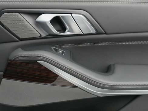 Used 2025 BMW X5 xDrive40i image 33