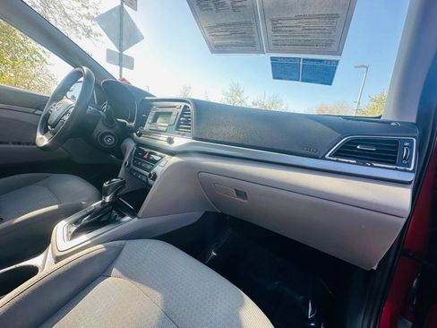 Used 2017 Hyundai Elantra SE FWD image 8