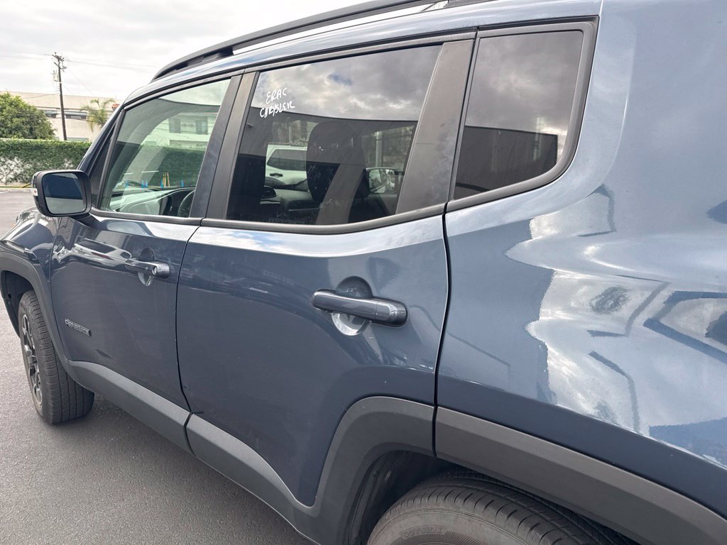 Used 2023 Jeep Renegade Latitude AWD/4WD image 11