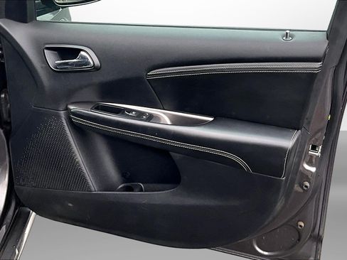 Used 2015 Dodge Journey Crossroad w/ Flexible Seating Group FWD image 27