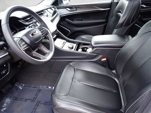 Used 2023 Jeep Grand Cherokee 4WD 4xe image 12