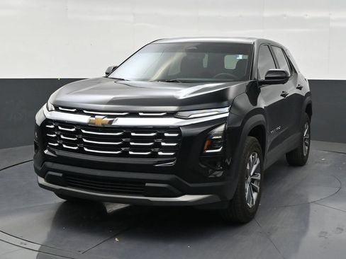 Used 2025 Chevrolet Equinox LT w/ Safety and Technology Package FWD image 8