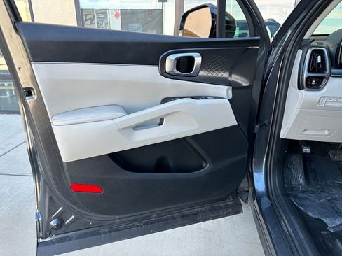 Used 2021 Kia Sorento S w/ Panoramic Sunroof Package image 12