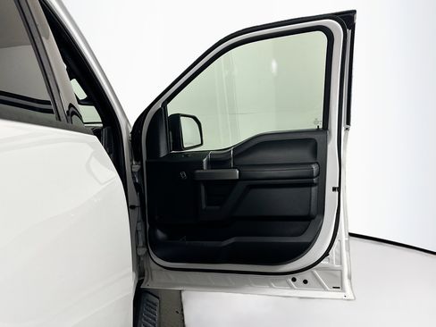 Used 2019 Ford F150 XLT w/ Equipment Group 302A Luxury image 32