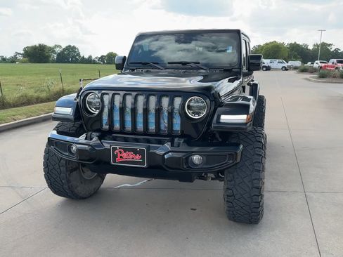 Used 2020 Jeep Wrangler Unlimited Sahara image 4