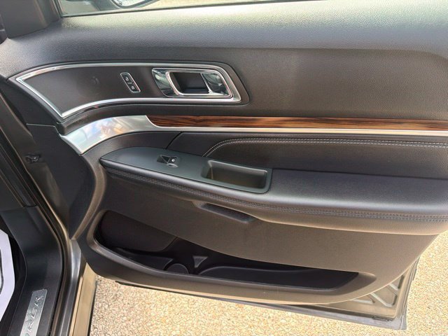 Used 2019 Ford Explorer Limited w/ Class III Trailer Tow Package AWD/4WD image 23