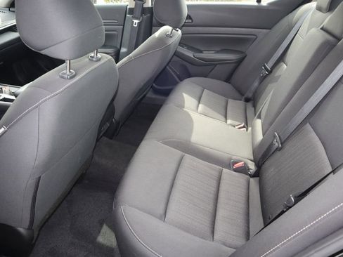 Certified 2025 Nissan Altima 2.5 SV FWD image 17