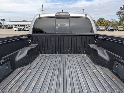 Used 2017 Toyota Tacoma SR5 w/ Tow Package image 13