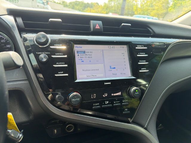 Used 2020 Toyota Camry SE FWD image 26