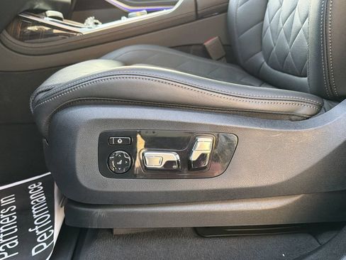 Used 2025 BMW X7 xDrive40i AWD/4WD image 24