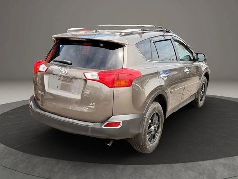 Used 2014 Toyota RAV4 LE AWD/4WD image 4