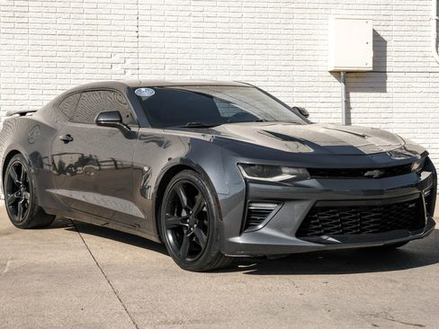 Used 2018 Chevrolet Camaro SS image 5