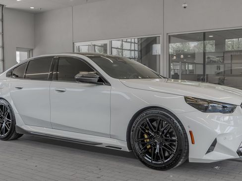Used 2026 BMW M5 w/ Carbon Package AWD/4WD image 11