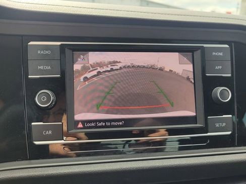 Used 2019 Volkswagen Jetta SE image 19